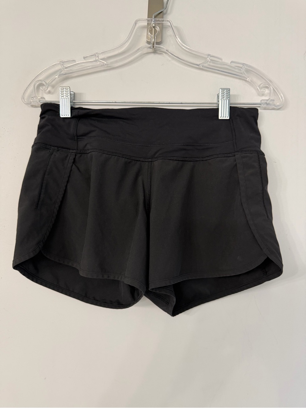 Lululemon women’s size 4 black running gym yoga exercise workout comfort shorts - Picture 1 of 5